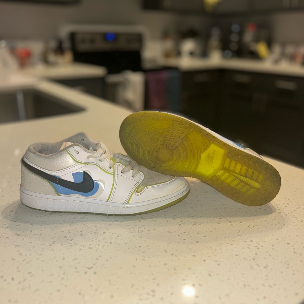 Jordan 1 Low ‘Warped Swoosh’